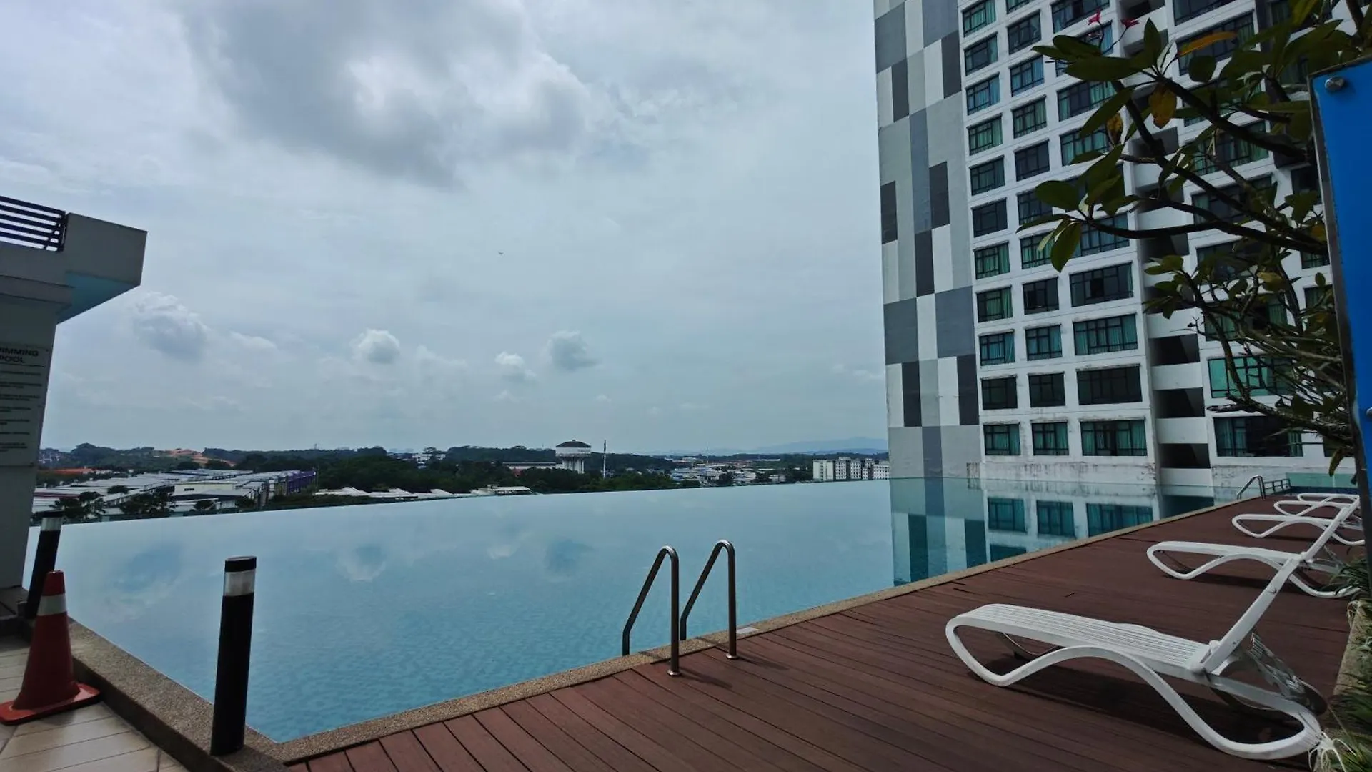 Kempas Dsummit Residences By Antlerzone Johor Bahru